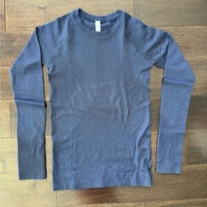 Lululemon Navy Long Sleeve Textured Fitted Top (Size 4)